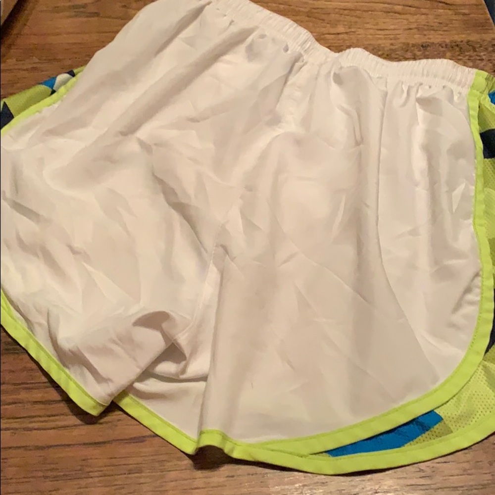 Nike shorts - Picture 4 of 4
